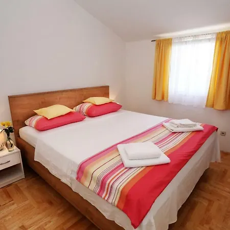 Rose Lägenhet Kaštela